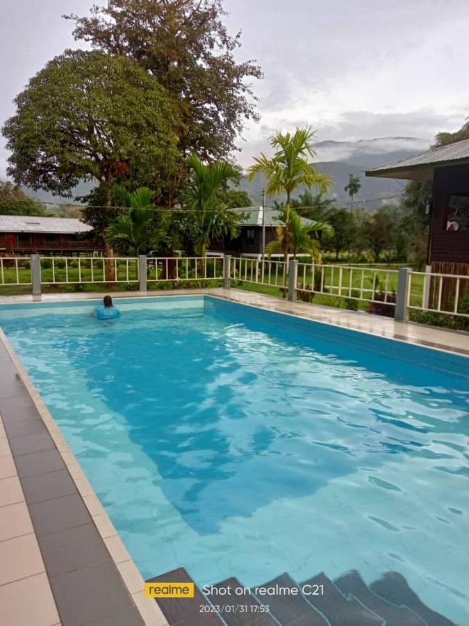 Benarat Lodge مولو المظهر الخارجي الصورة