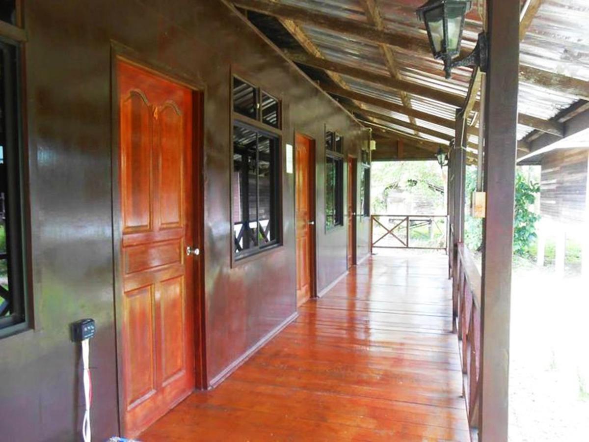 Benarat Lodge مولو المظهر الخارجي الصورة