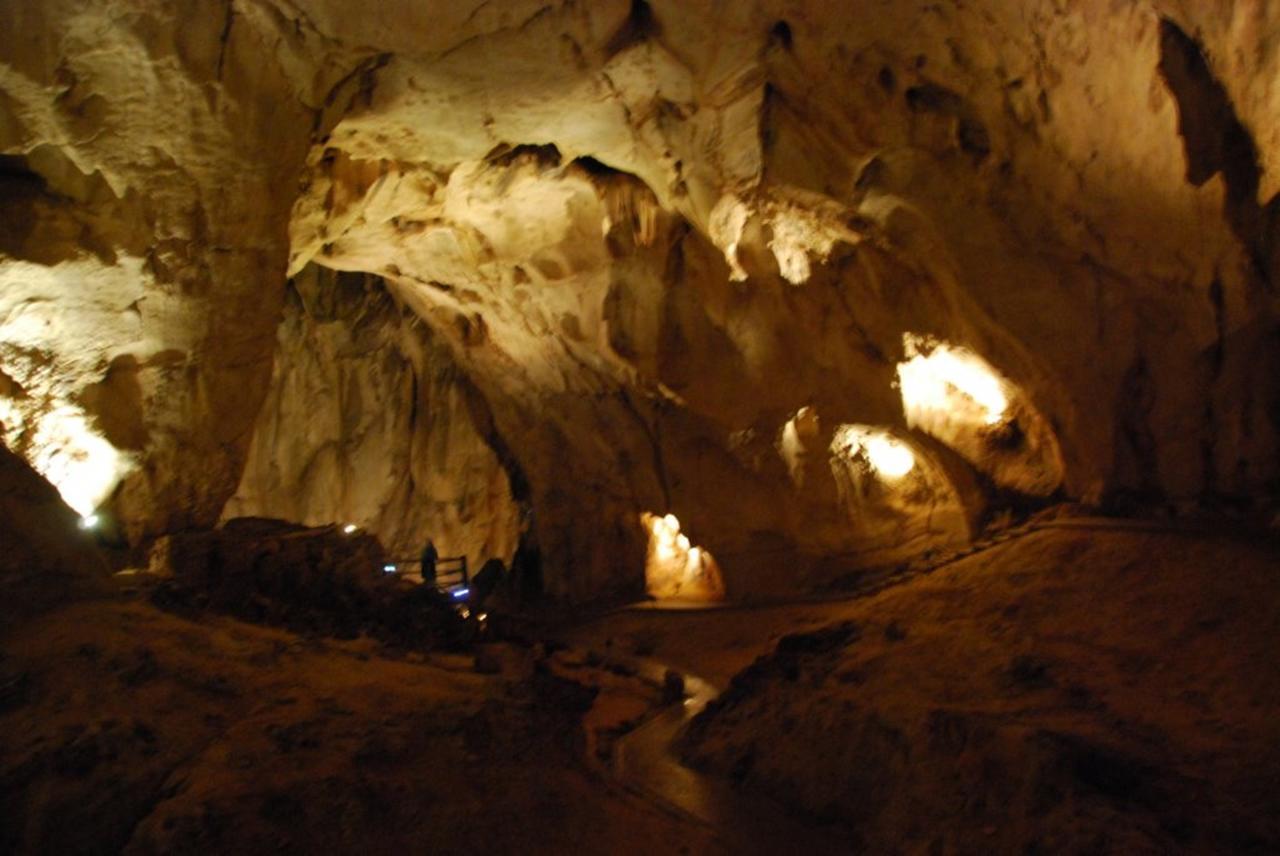 Benarat Lodge مولو المظهر الخارجي الصورة